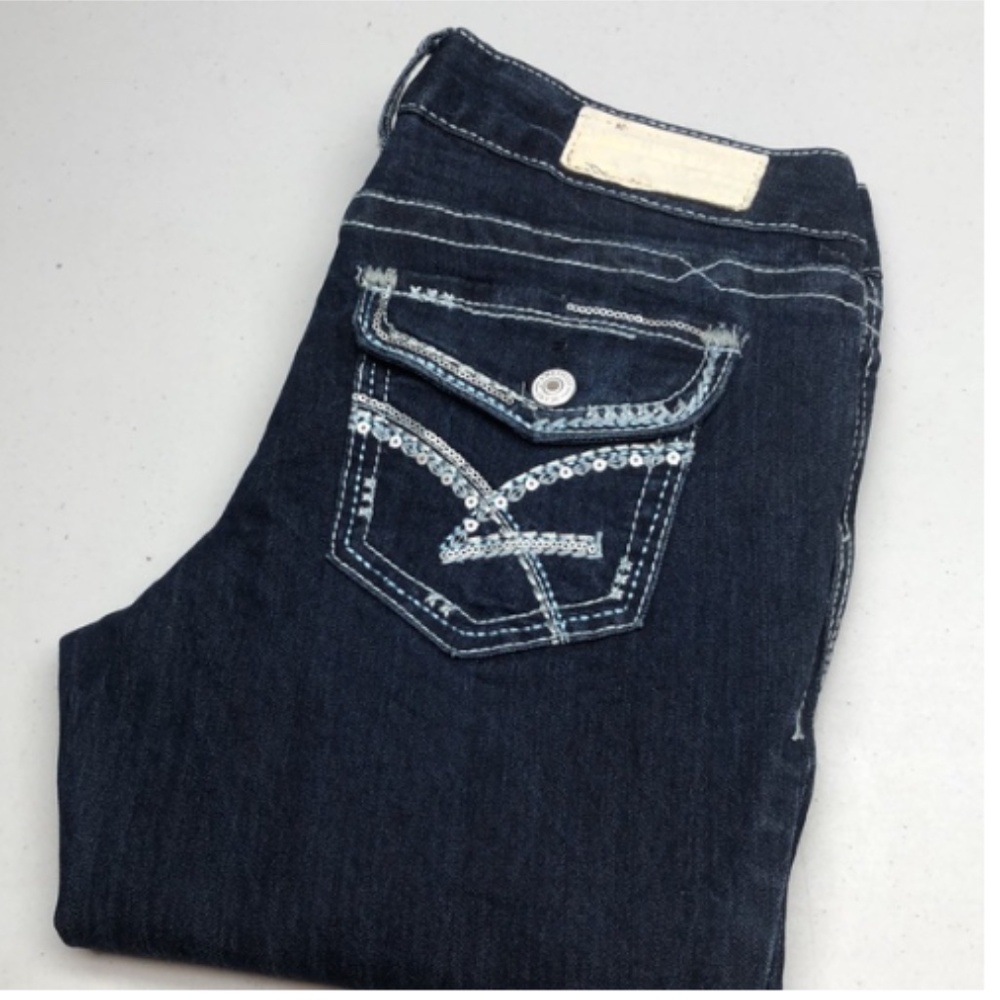 LIKE NEW AMETHYST RICKI MID-RISE CROP JEANS 9/29x26 ⭐️